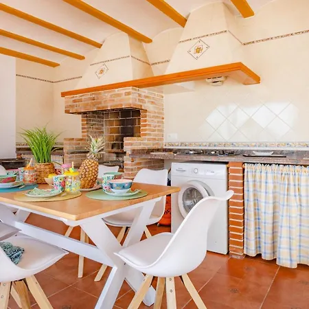 Dalia - Plusholidays * Calpe
